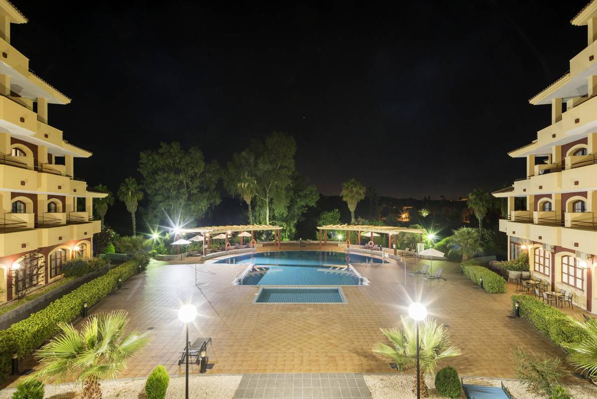 Schwimmbad ilunion golf badajoz Hotel ILUNION Golf Badajoz